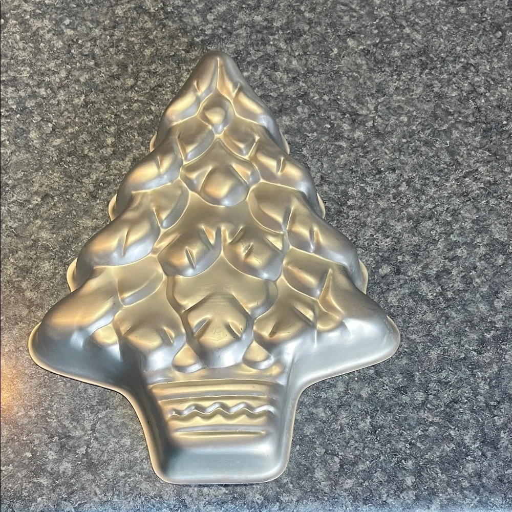 Wilton Silver Christmas Tree Cake Pan
